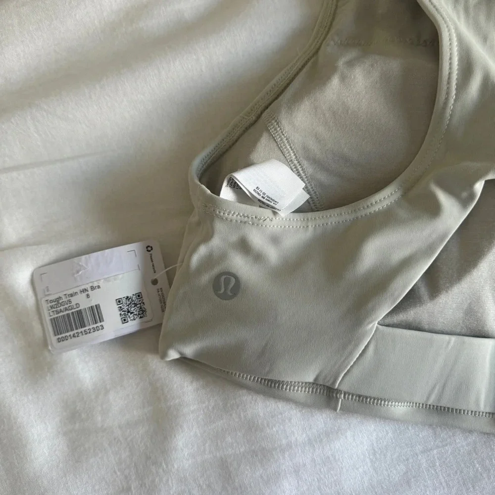 143 🆕🤍 Lululemon Tough Train High Neck Bra C/D Cups Light Sage Auric Gold